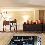 Architecture & Design Home In Triana