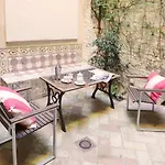 Architecture & Design Home In Triana