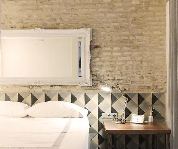 Architecture & Design Home In Triana